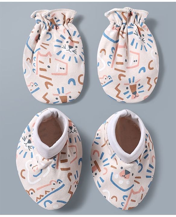 Babyhug 100% Cotton Knit Animals Printed Mittens & Booties Set - Multicolor