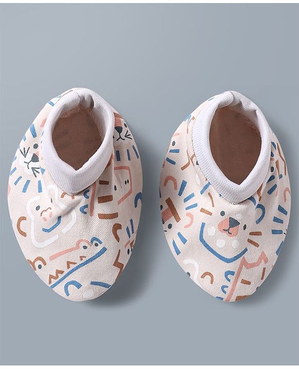 Babyhug 100% Cotton Knit Animals Printed Mittens & Booties Set - Multicolor