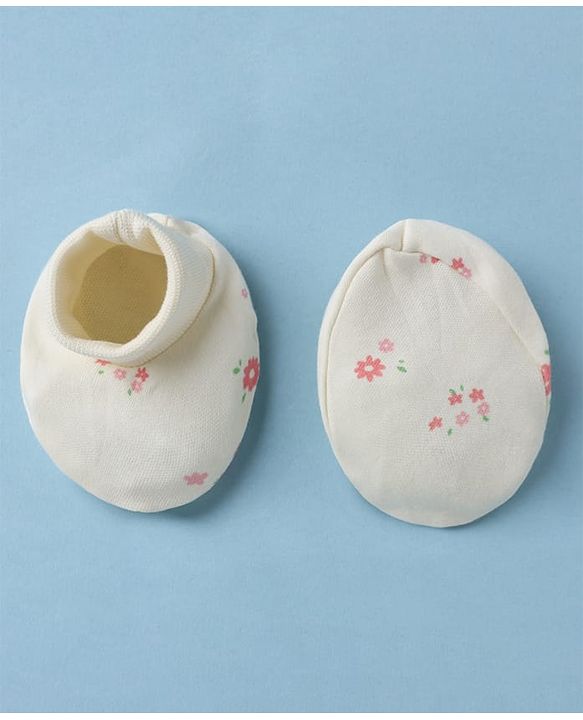 Babyhug 100% Cotton Interlock Knit Cap, Mitten & Booties With Floral Print In White - Diameter 10.5 cm