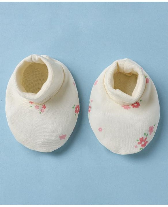 Babyhug 100% Cotton Interlock Knit Cap, Mitten & Booties With Floral Print In White - Diameter 10.5 cm