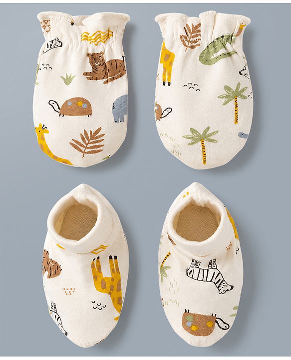 Babyhug 100% Cotton Interlock Knit Mittens & Booties with Jungle Theme - Cream