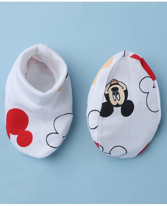 Babyhug Disney 100% Cotton Interlock Knit Cap Mittens & Booties with Mickey Mouse Graphic Print White - Diameter 14.5 cm
