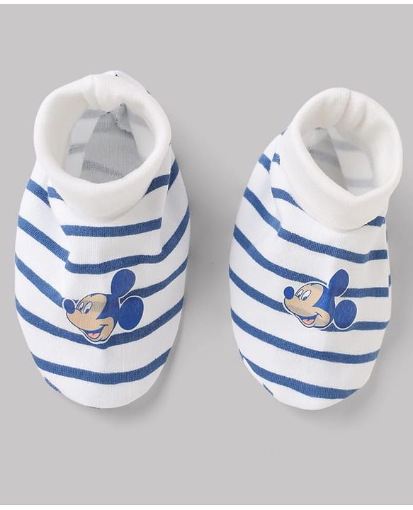 Babyhug Disney Cap Mitten and Booties With Mickey Mouse Graphic in White Cap Diameter - 9.5 cm