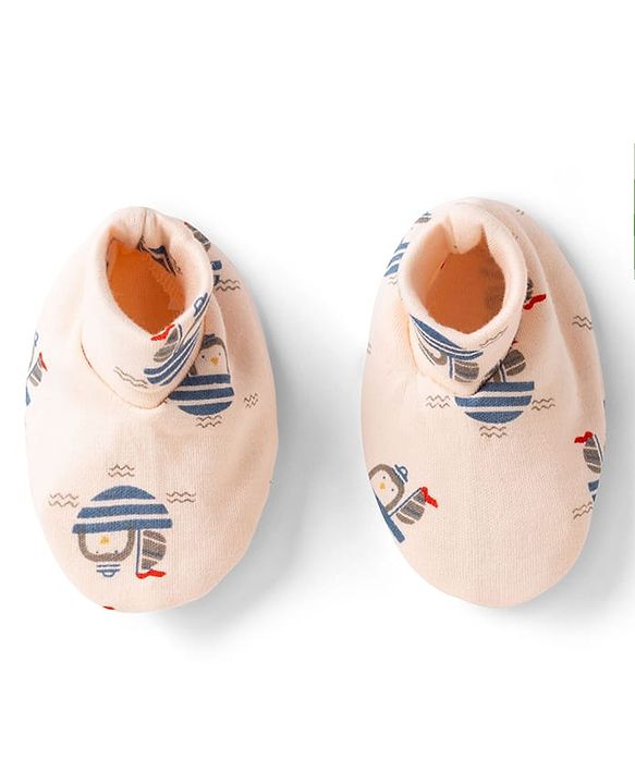 Babyhug 100% Cotton Interlock Knit Cap , Mittens & Booties with Penguin in Boat Print Light Pink - Diameter 8 cm