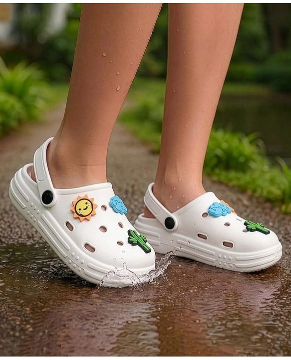 Pine Kids Back Strap Closure Clogs With Applique - White