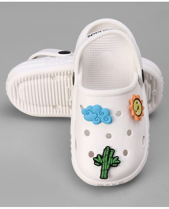Pine Kids Back Strap Closure Clogs With Applique - White