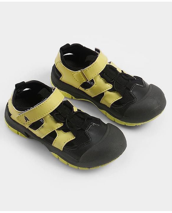 Pine Kids Velcro Closure Solid Sandals With Logo Print - Green