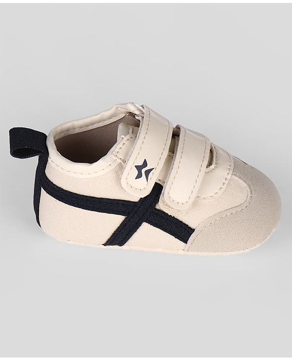 Cute Walk by Babyhug Velcro Closure Solid Booties - Beige