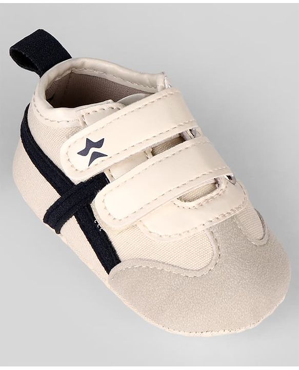 Cute Walk by Babyhug Velcro Closure Solid Booties - Beige