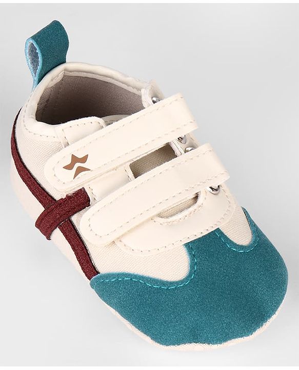 Cute Walk by Babyhug Velcro Closure Solid Booties - Beige