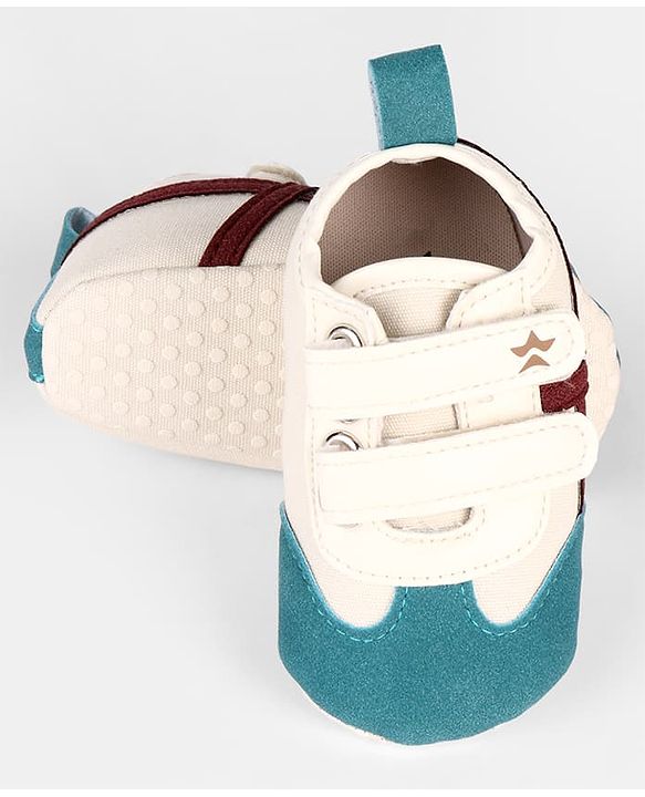 Cute Walk by Babyhug Velcro Closure Solid Booties - Beige