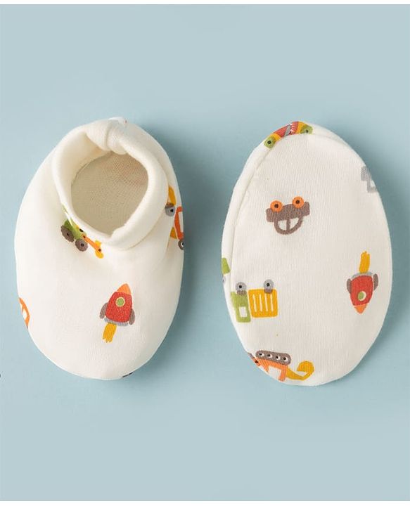 Babyhug 100% Cotton Interlock Knit Cap Mittens & Booties with Vehicle Print White - Diameter 15 cm