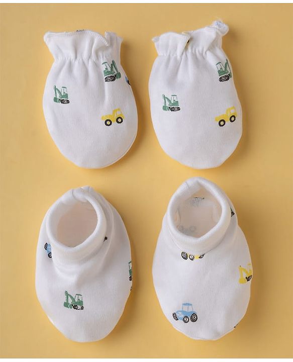 Babyhug 100% Cotton Interlock Knit Vehicle Printed Mittens & Booties - White