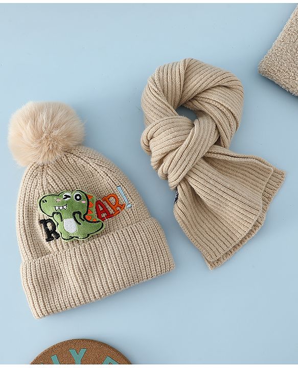 Babyhug Woollen Cap & Muffler With Dino Applique in White - Diameter 16.5 cm