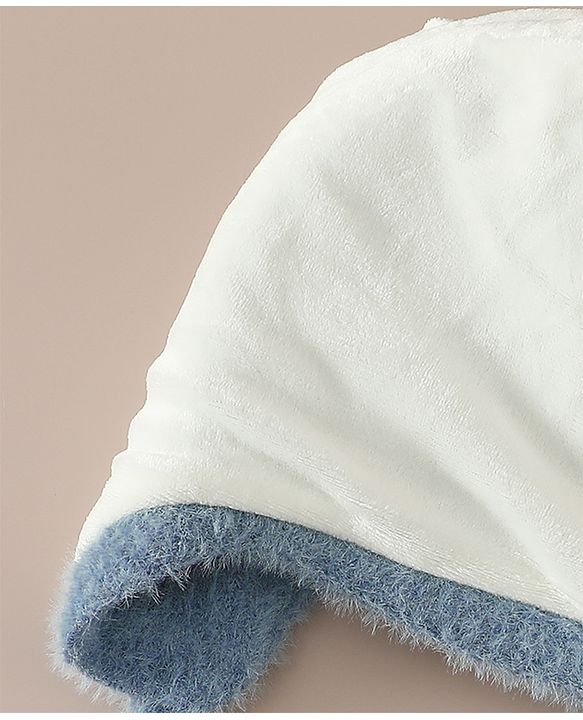 Babyhug Woollen Cap & Sets With Cat Detailing In Blue - Diameter 18 cm