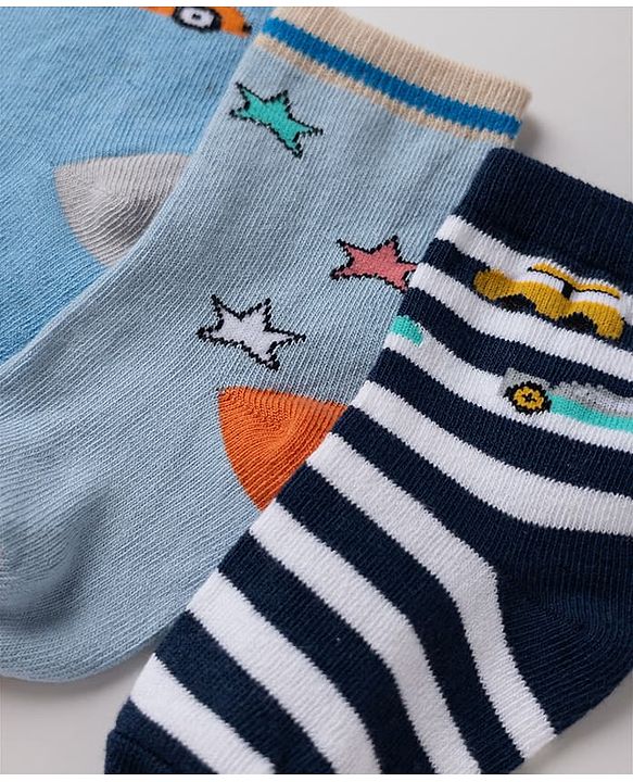 Cute Walk By Babyhug Non Terry Knit Anti Bacterial Ankle Length Striped  Socks With Vehicle & Star Desgin Pack of 3 -  Black, Light Blue & White