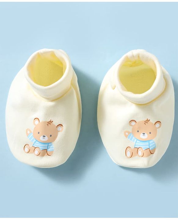 Babyhug 100% Cotton Interlock Knit Mittens & Booties With Teddy Bear Print - Yellow