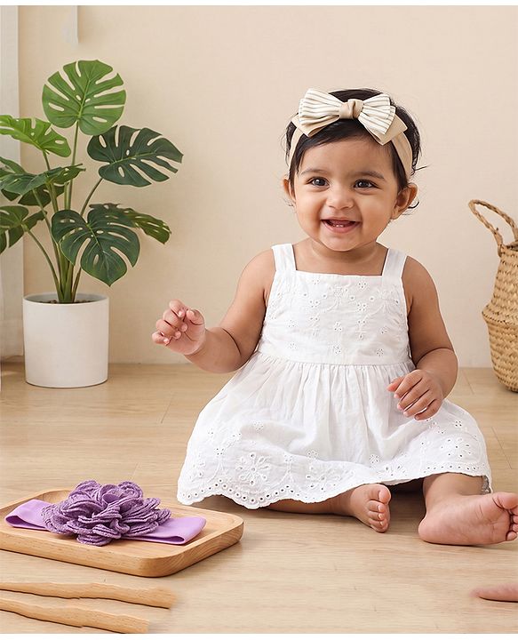 Babyhug Headbands Free Size With Bow & Floral Applique Pack Of 2 - Black & Khaki