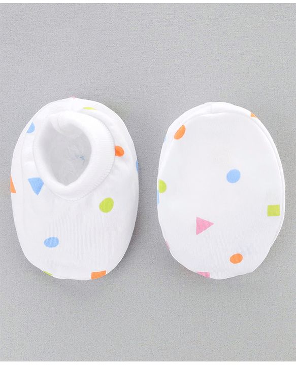 Babyhug 100% Cotton Sterilized Newborn Starter Gift set Pack of 9 - White