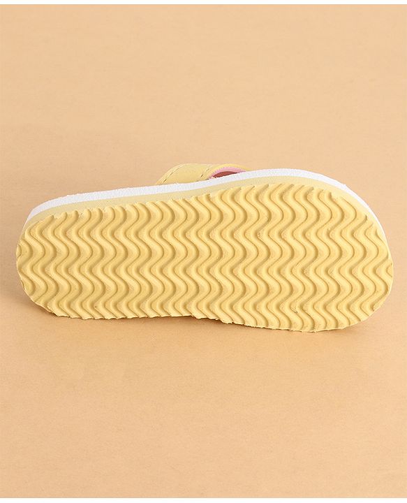 Cute Walk by Babyhug Slip On Closure Flip Flops With Heart Print - Pink