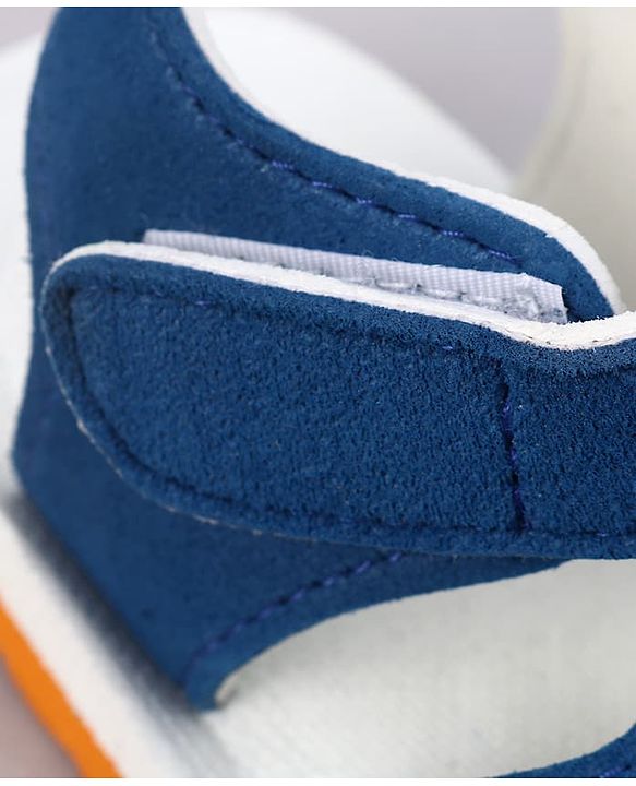 Cute Walk by Babyhug Velcro closure Sandals in Blue