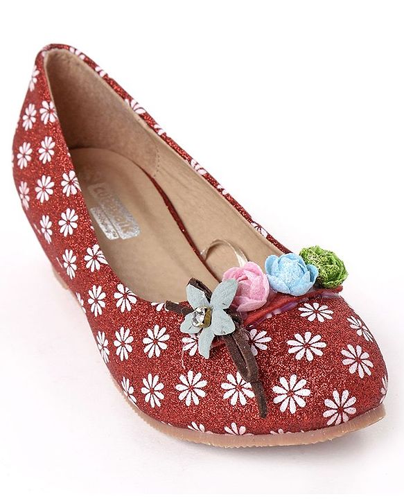 Cute Walk by Babyhug Floral Glitter Bellies - Maroon