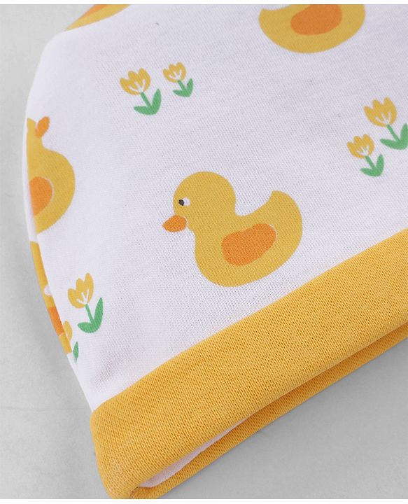 Babyhug 100% Cotton Interlock Knit Cap Mittens & Booties Set With Duck Print White - Diameter 14.5 cm