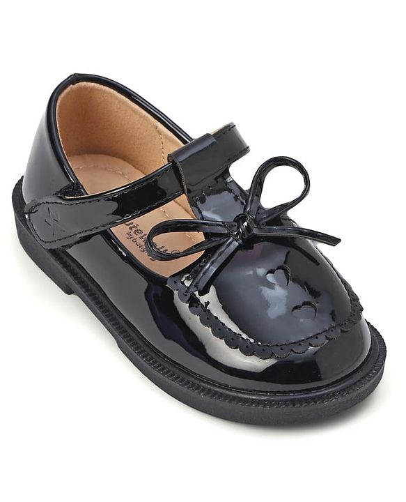 Cute Walk by Babyhug Velcro Closure Solid Shoes With Bow Applique - Black