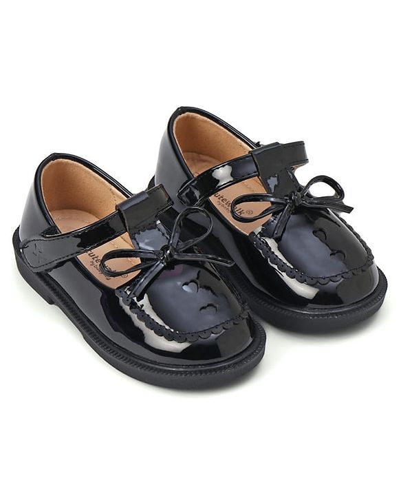 Cute Walk by Babyhug Velcro Closure Solid Shoes With Bow Applique - Black