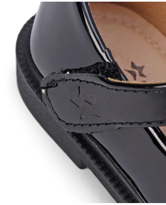 Cute Walk by Babyhug Velcro Closure Solid Shoes With Bow Applique - Black