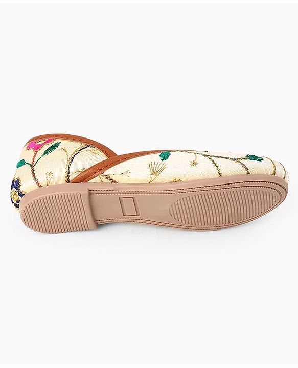 Cute Walk by Babyhug Slip On Ethnic Printed Mojaris in Beige