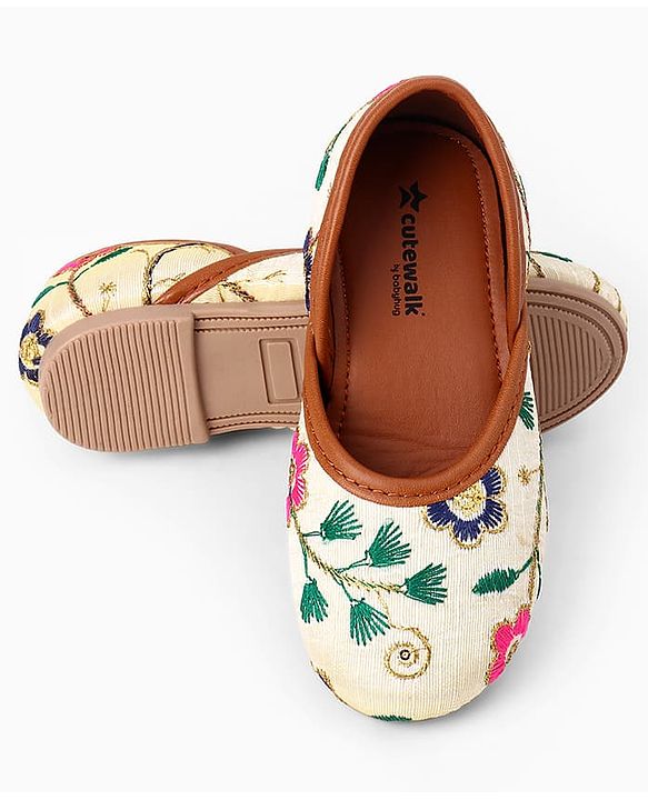 Cute Walk by Babyhug Slip On Ethnic Printed Mojaris in Beige