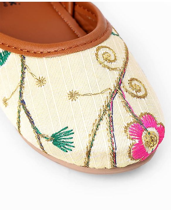 Cute Walk by Babyhug Slip On Ethnic Printed Mojaris in Beige