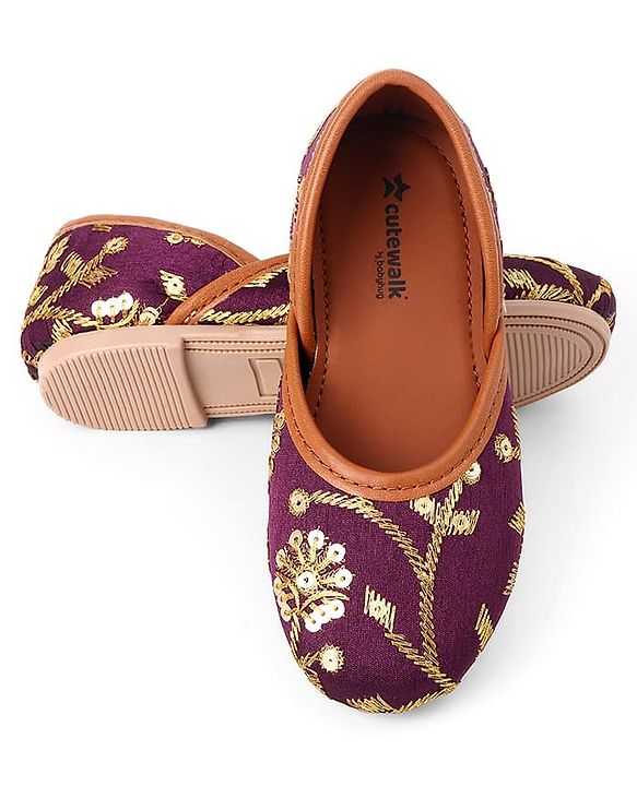 Cute Walk by Babyhug Slip On Ethnic Printed Mojaris in Purple