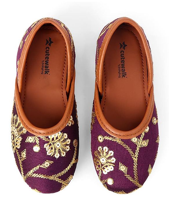 Cute Walk by Babyhug Slip On Ethnic Printed Mojaris in Purple