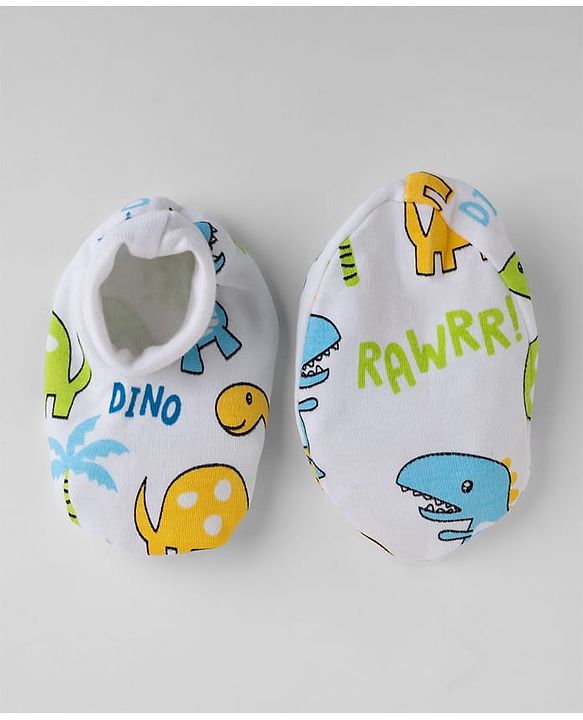 Babyhug 100% Cotton Interlock Knit Cap Mittens & Booties With Animal & Beach Theme Print Blue - Diameter 14 cm