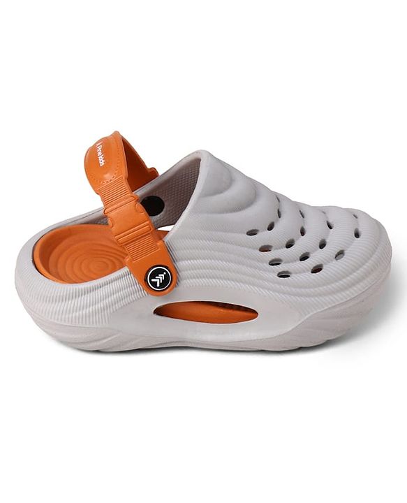 Pine Kids Solid Backstrap Closure Clogs - Grey