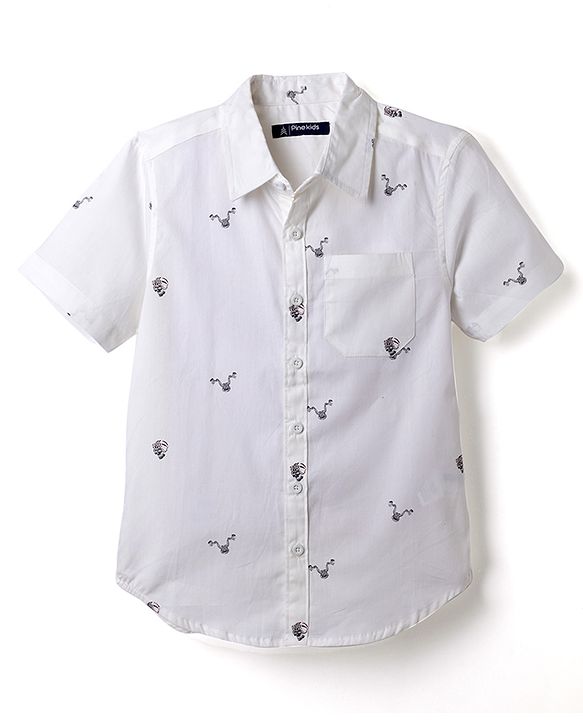 Pine Kids 100% Cotton Woven Half Sleeves Shirt and Shorts with Knee Length and Skull Print in Offwhite for 4-5 Years