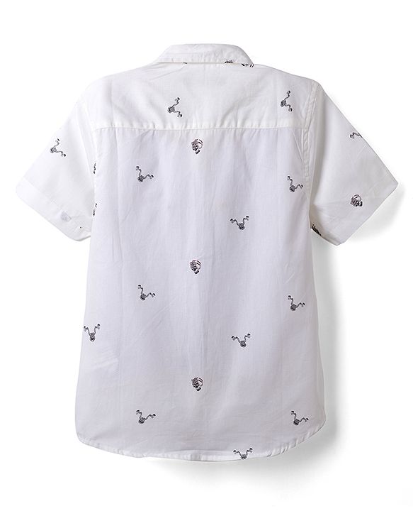 Pine Kids 100% Cotton Woven Half Sleeves Shirt and Shorts with Knee Length and Skull Print in Offwhite for 4-5 Years