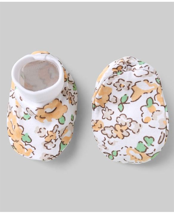 Babyhug 100% Cotton Interlock Knit Caps, Mittens & Booties with Floral Print White - Diameter 10.5 cm