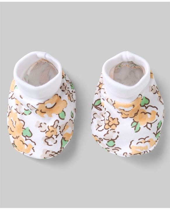 Babyhug 100% Cotton Interlock Knit Caps, Mittens & Booties with Floral Print White - Diameter 10.5 cm
