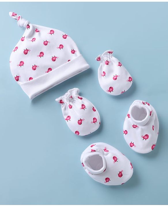 Babyhug 100% Cotton Interlock Knit Cap Mittens & Booties With Bird Print White - Diameter 15.5 cm
