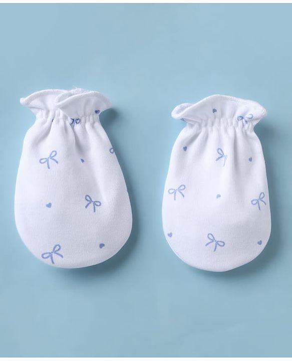 Babyhug 100% Cotton Interlock Knit Cap Mittens & Booties With Bow & Heart Print White - Diameter 16.5 cm
