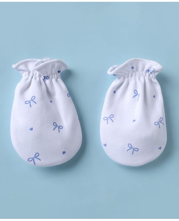 Babyhug 100% Cotton Interlock Knit Cap Mittens & Booties With Bow & Heart Print White - Diameter 16.5 cm