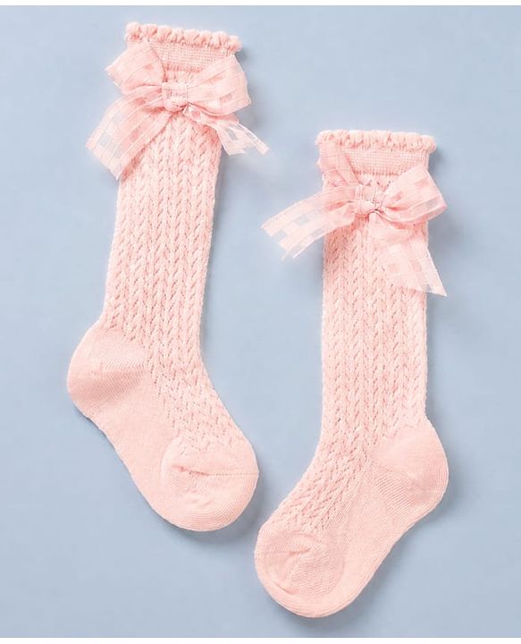 Cute Walk by Babyhug Cotton Cable Knit Calf Length Socks with Bow Applique in Pink