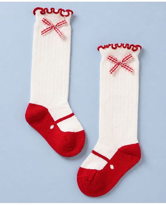 Cute Walk by Babyhug Cotton Knit Mid-Calf Socks with Bow Applique in Red
