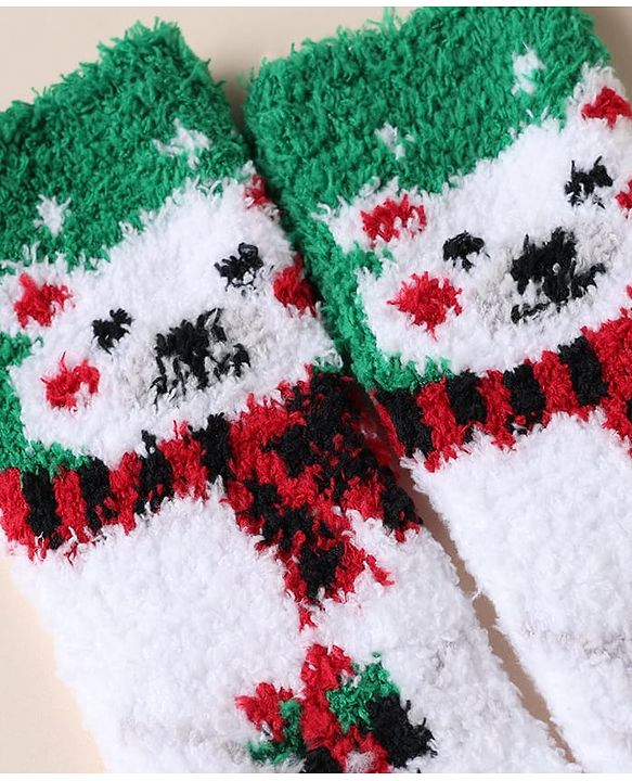 Cute Walk by Babyhug Knit Mid Calf Length Woolen Socks With Snow Design - Green White