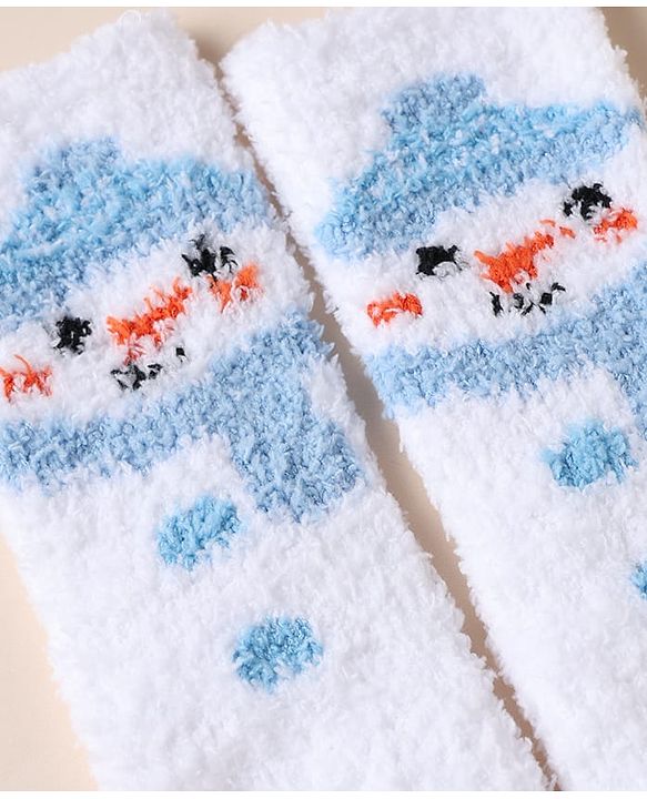 Cute Walk by Babyhug Knit Mid Calf Length Woolen Socks With Snow Design - White Blue
