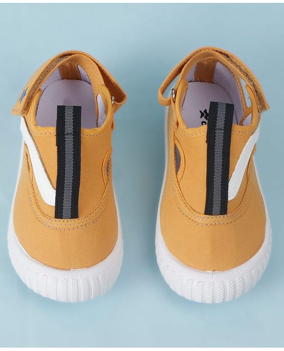 Cute Walk by Babyhug Velcro Closure Solid Casual Shoes - Yellow