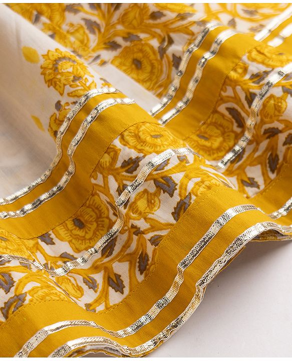 Pine Kids 100% Cotton Woven Sleeveless Choli and Lehenga Set With Dupatta & Floral Print in White